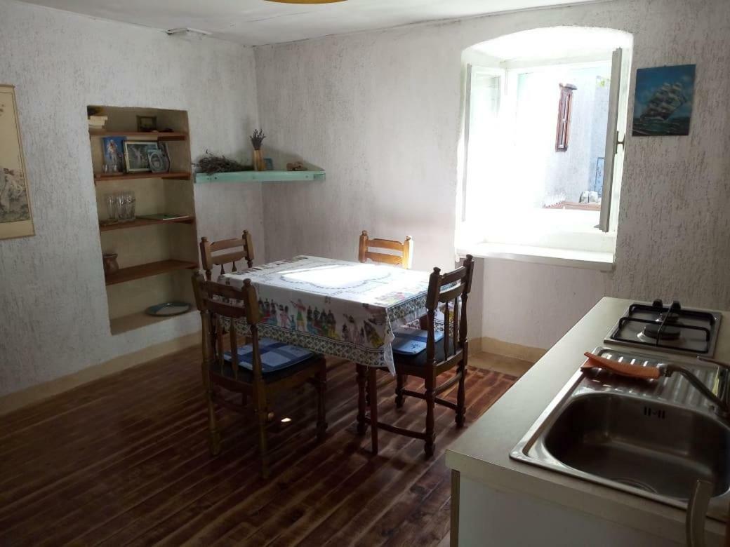 Apartman Dinko Lubenice Buitenkant foto
